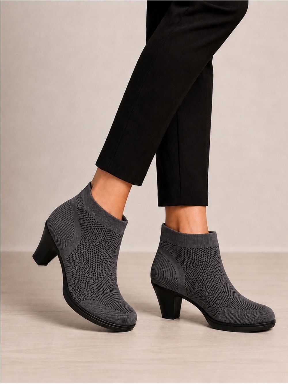 Bernie Mev Doll sock Memory Foam Block Heel Booties Grey Size 8.5/9 NEW